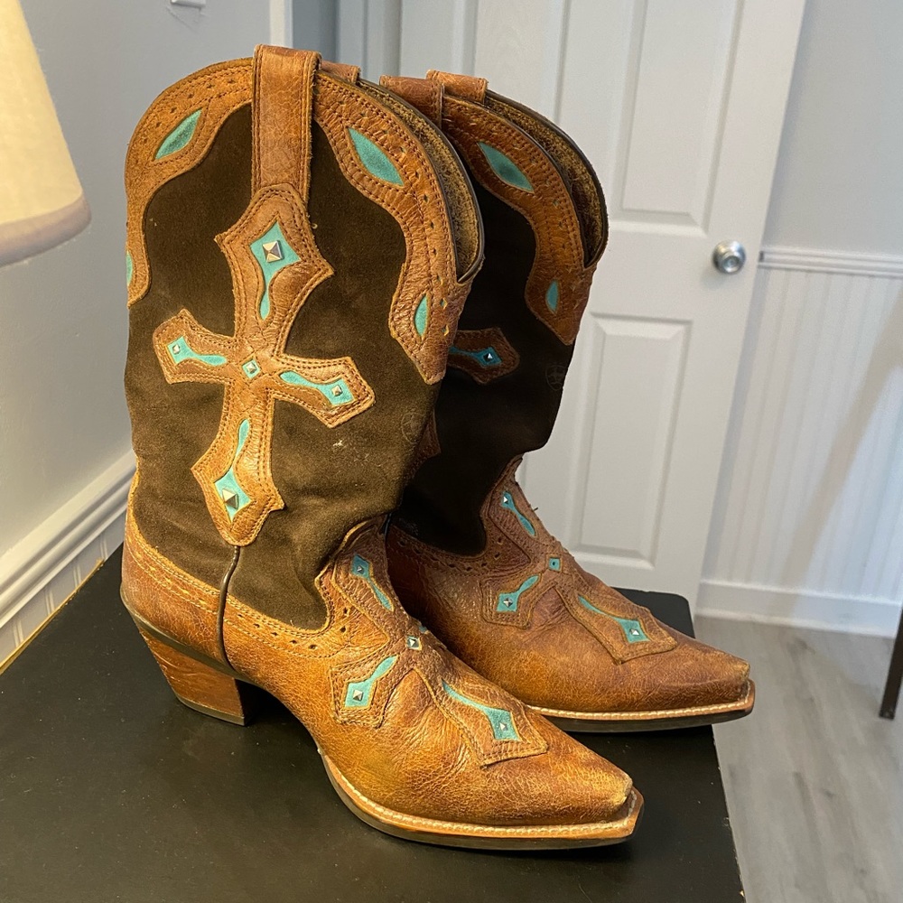 Ariat cowboy boots
